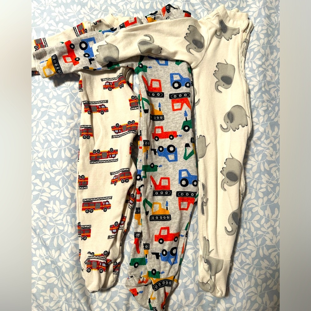 Old Navy pajamas 3-6 months